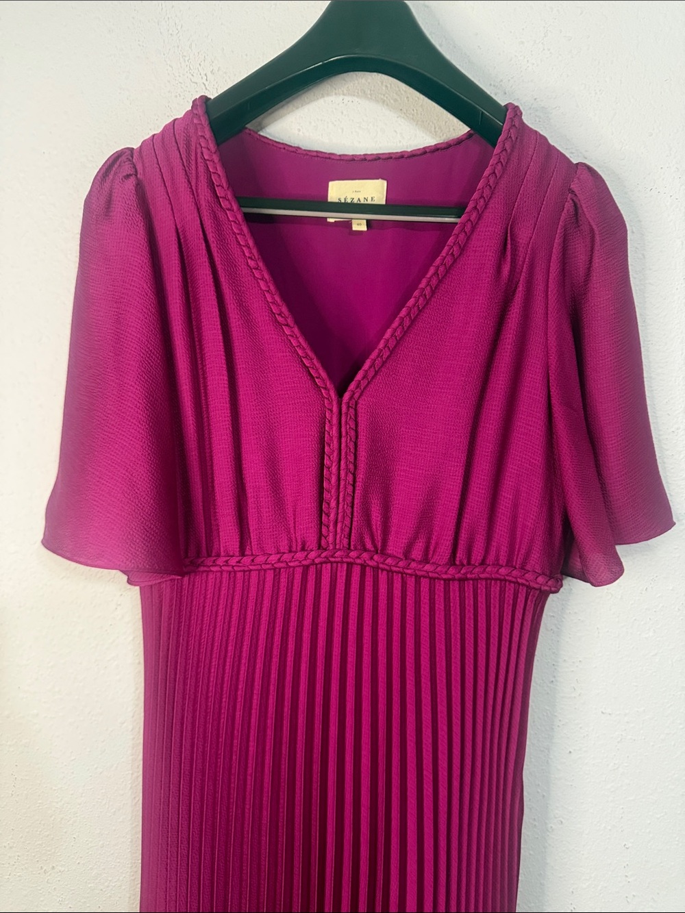 Sezane Florencia Women Pleated V-Neck Midi Dress in Fuchsia Size 40/8 - Picture 4 of 9
